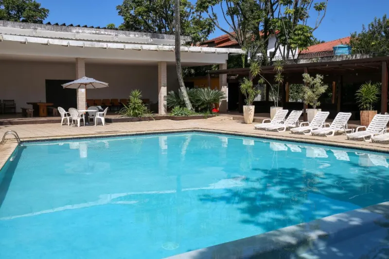 Piscina do Delphin Surf Hotel