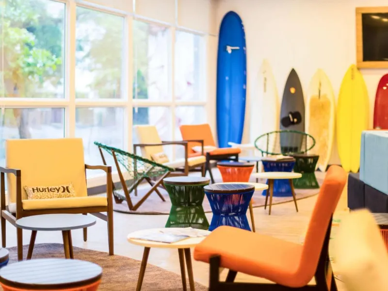 Área comum do Delphin Surf Hotel (2)