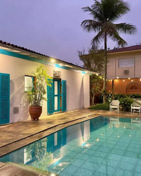 Piscina da pousada Casa Calú, em Pernambuco