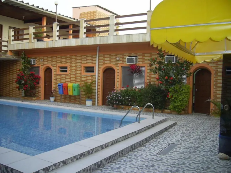Piscina do Hotel Alaska (2)