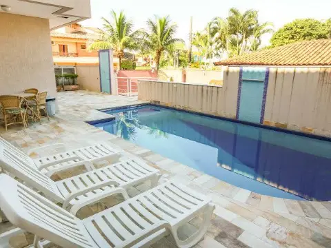 Hotel Rosa da Ilha: piscina com espreguiçadeiras