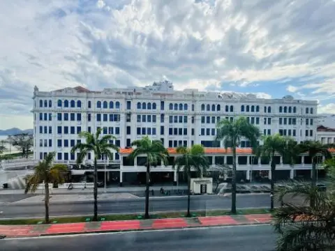 Ville Atlântico Hotel: fachada de frente para a orla
