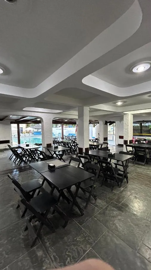 Café da manhã e refeições do Tropical Hotel Guarujá